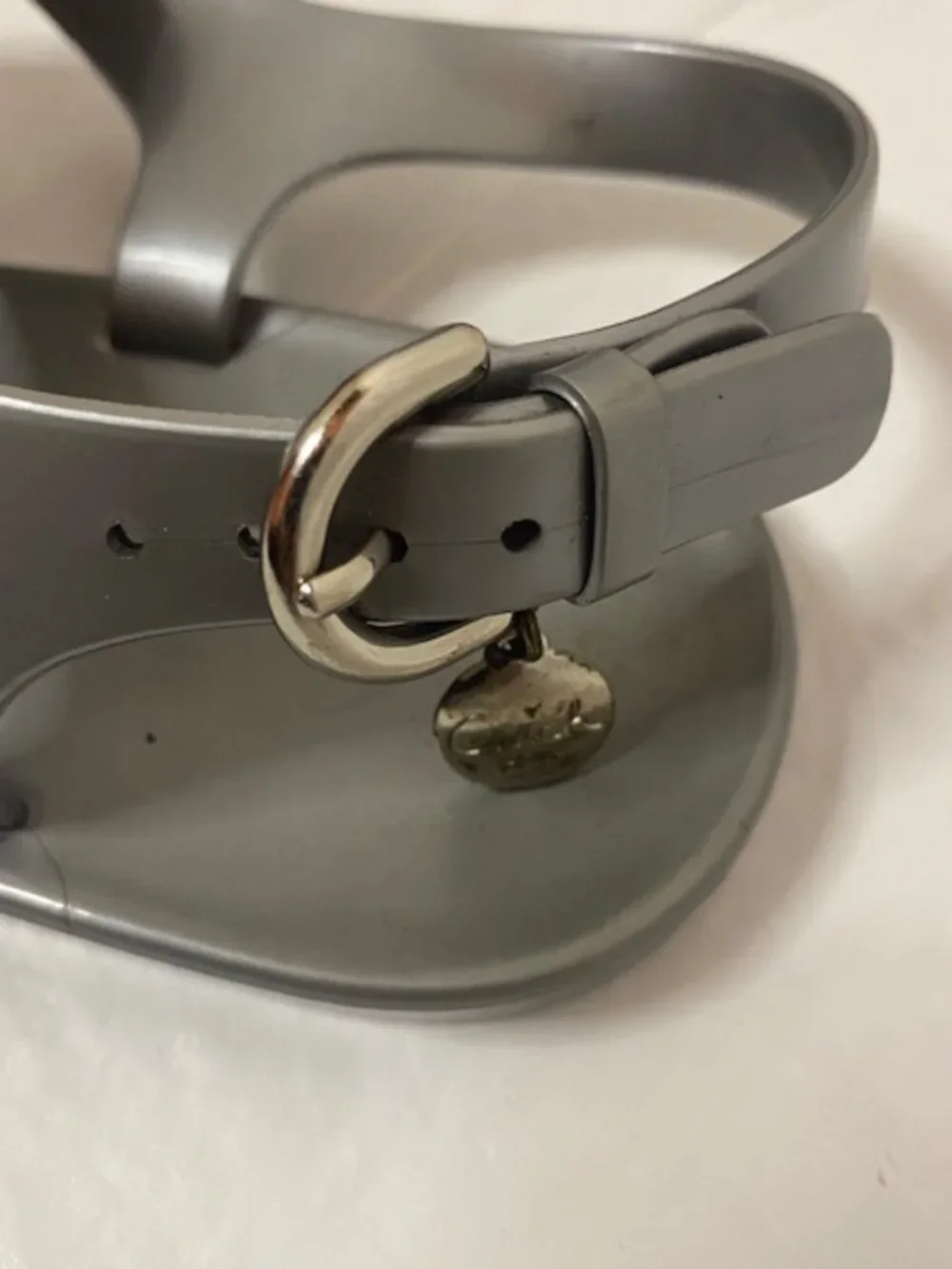 Coach Haylee Silver Gunmetal Flower Jelly Thong Sandals Women's Size 7B